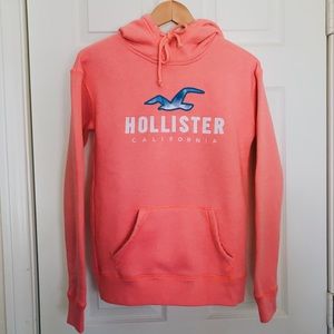‘XS’ PINK HOLLISTER SWEATER WITH BLUE DETAILS